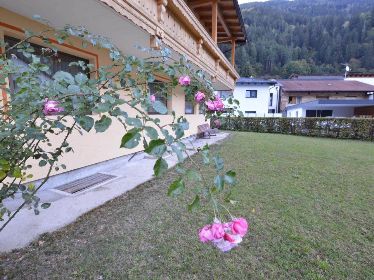 Cozy Apartment In Oetz Close To Ski Area Exterior photo