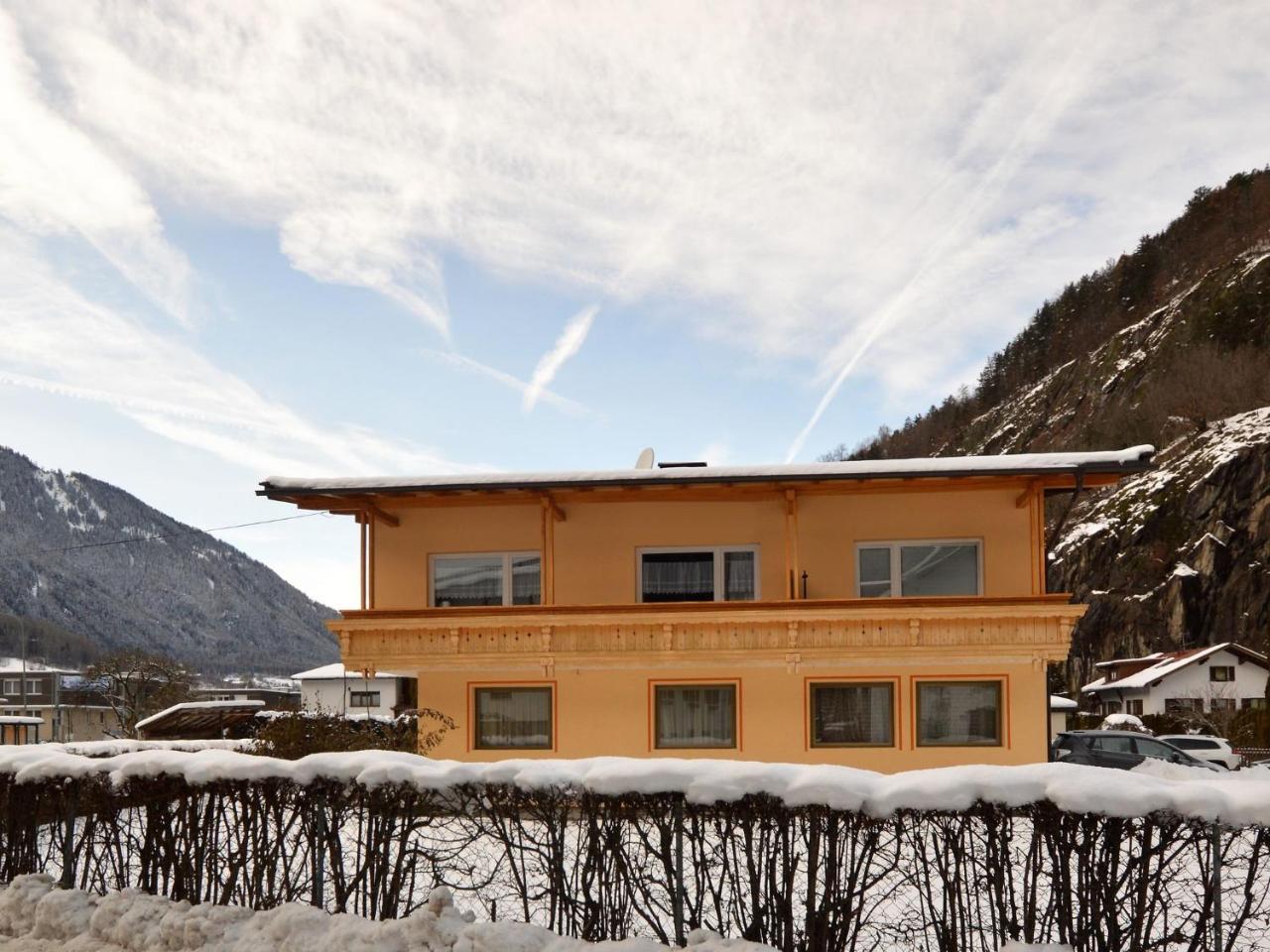 Cozy Apartment In Oetz Close To Ski Area Exterior photo